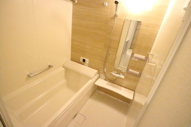 バス・シャワールーム　浴室