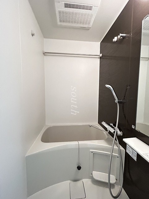 バス・シャワールーム　浴室乾燥機付きのお風呂