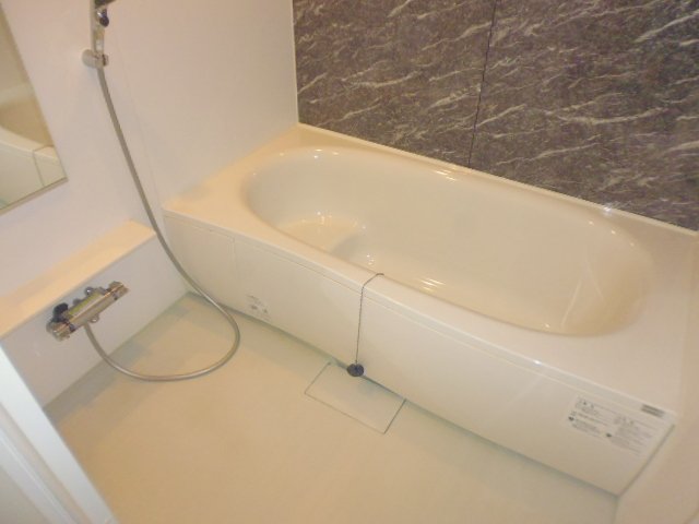 バス・シャワールーム　追い焚きバス