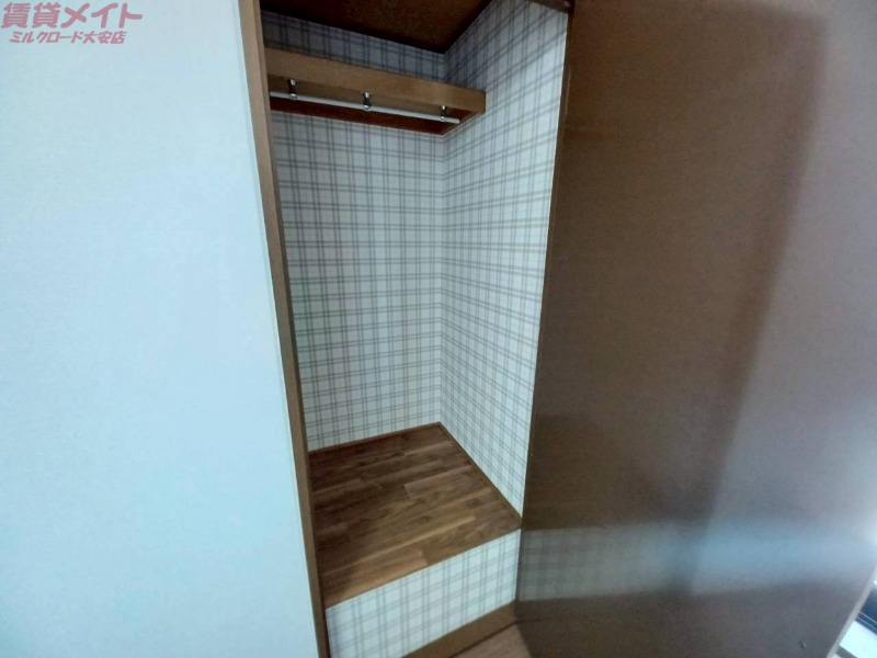 収納　同型参考写真