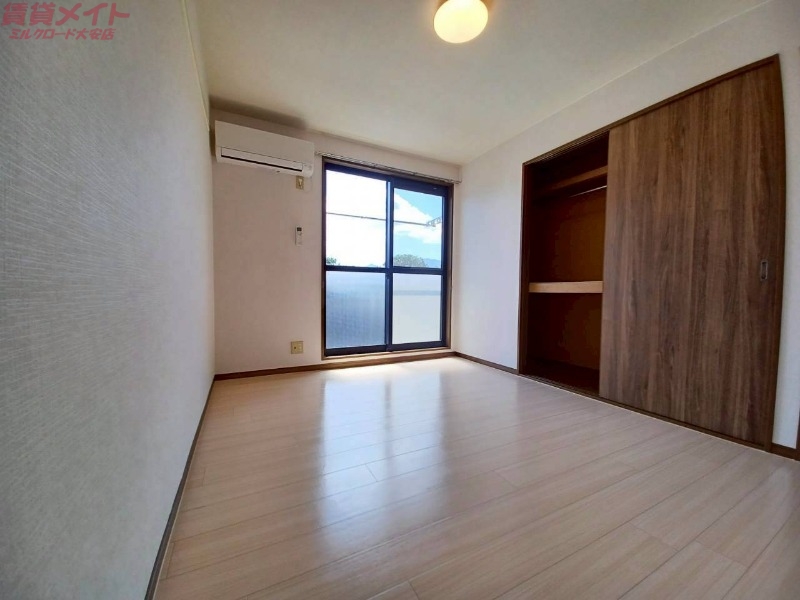 居室・リビング　同型参考写真