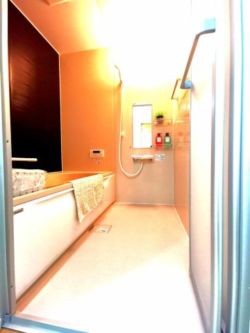 バス・シャワールーム　広々1坪バスルーム！家族で入ることもできます！