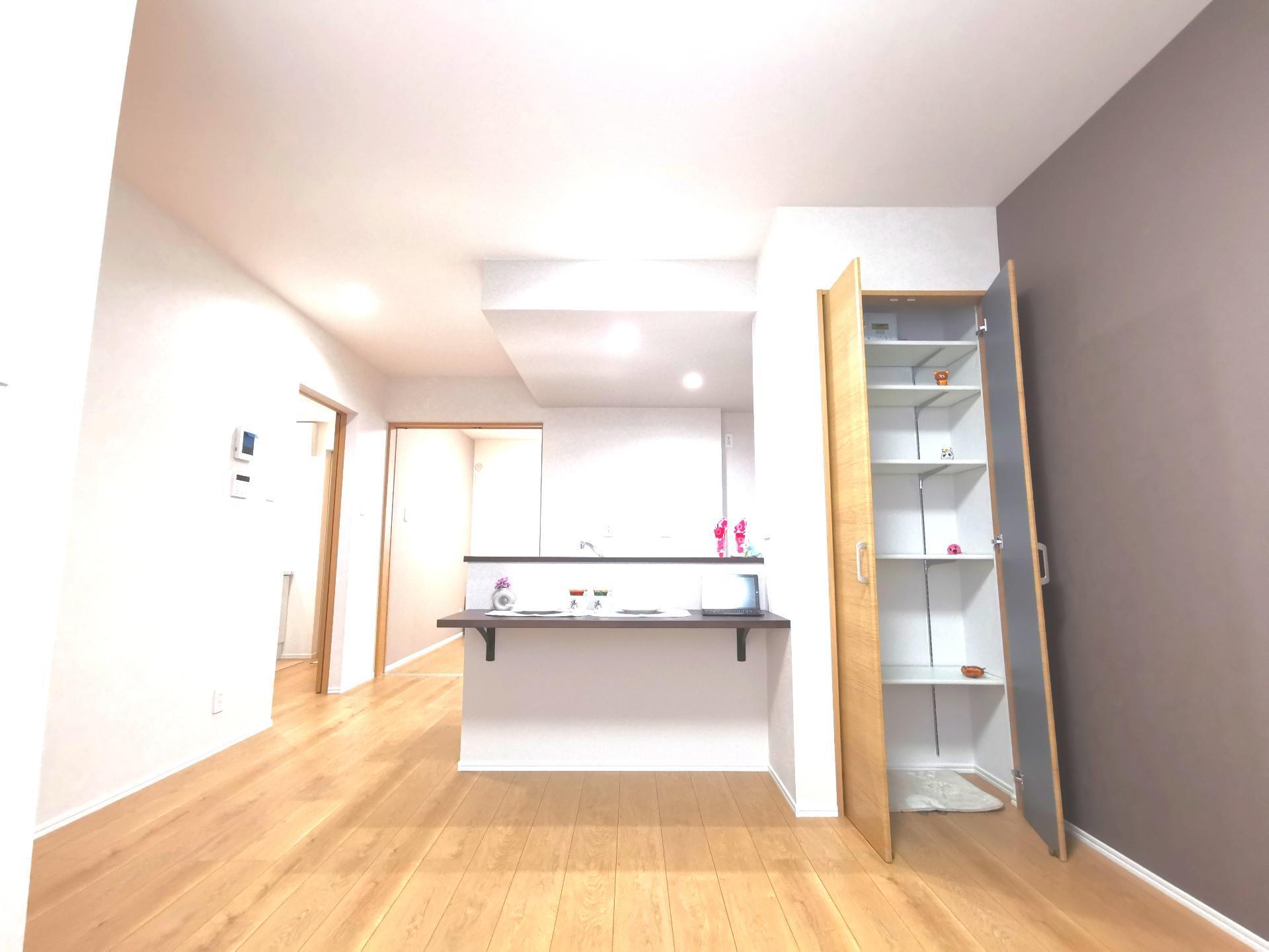 収納　パントリー&作業台としても使える多機能型キッチンカウンター！