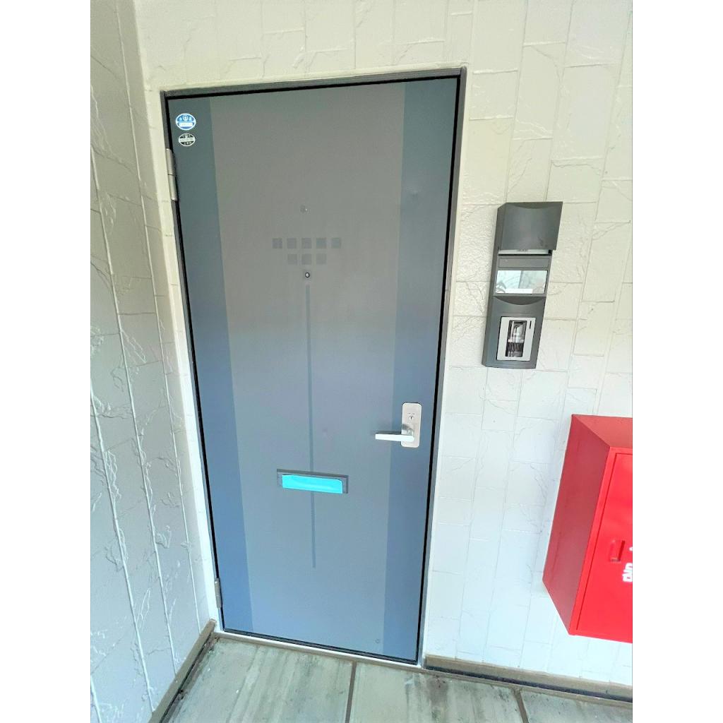 玄関　玄関ドア