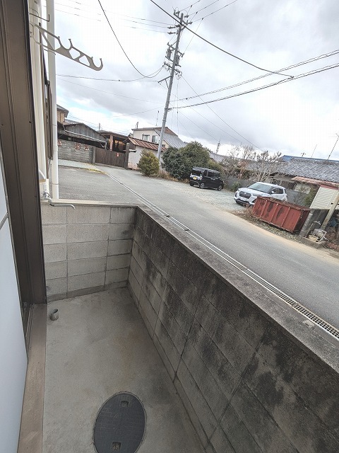 バルコニー　南向きで日当たり良好・洗濯機置場☆