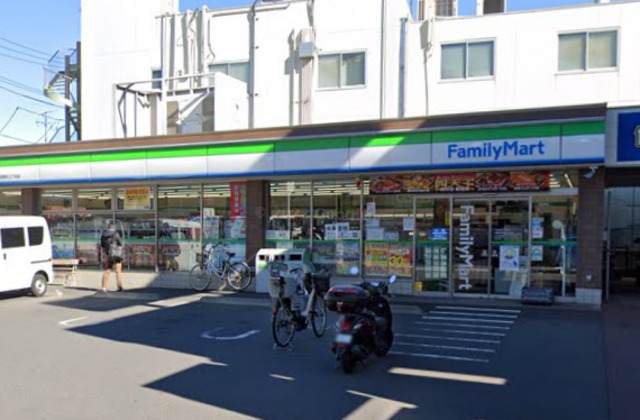 コンビニ　ファミリーマート板橋前野町三丁目店（コンビニ）まで615m