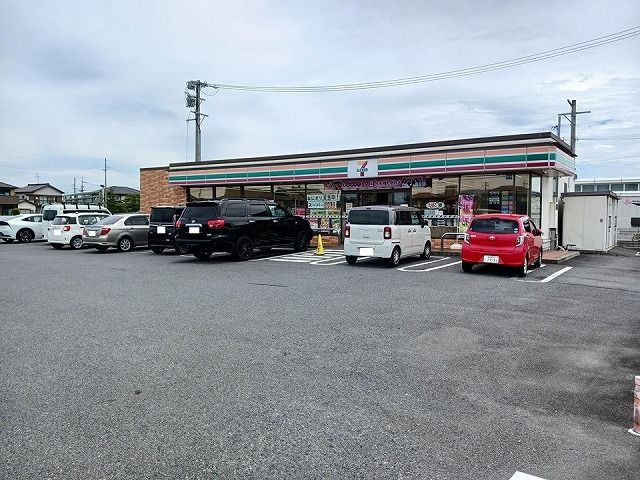 コンビニ　セブンイレブン（コンビニ）まで350m