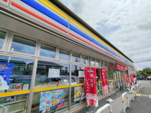 コンビニ　ミニストップ 伊奈本町店（コンビニ）まで1385m