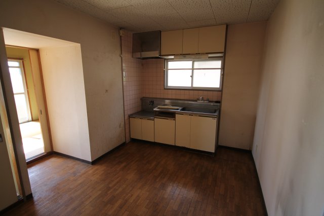 居室・リビング　同じ建物の別のお部屋の写真です。