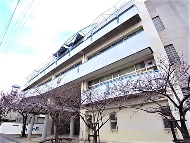 中学校　神戸市立魚崎中学校（中学校）まで386m
