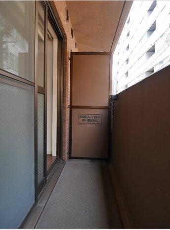 バルコニー　家具家電付きセットアップ賃貸
