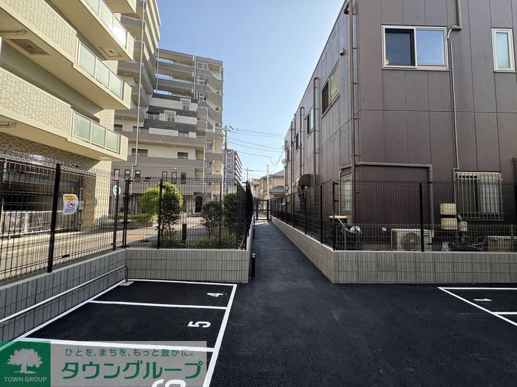 駐車場　駐車場