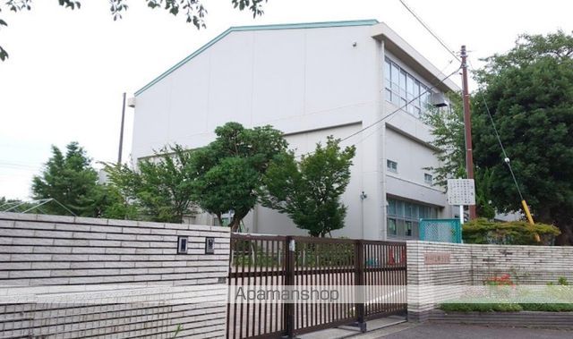 小学校　横浜市立上郷小学校（小学校）まで811m