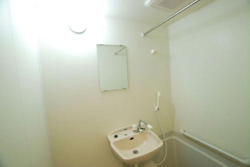 洗面設備　同タイプ写真の為、現況優先。