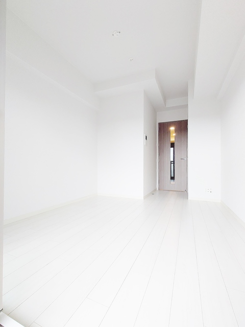 居室・リビング　ホワイト基調の明るいお部屋