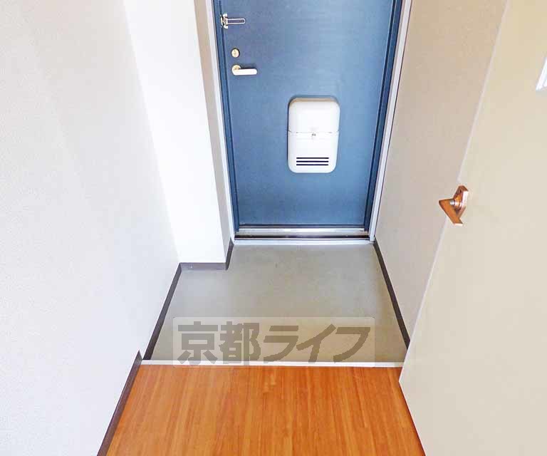 玄関　広々とした玄関です。