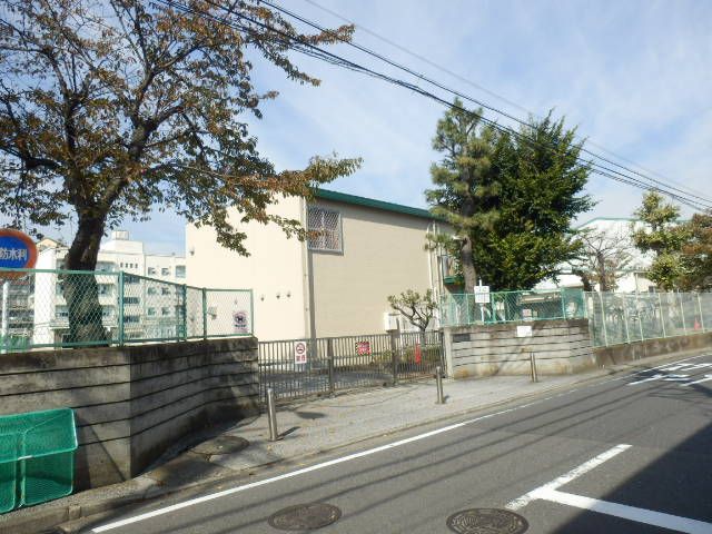 小学校　横浜市立桜岡小学校（小学校）まで578m