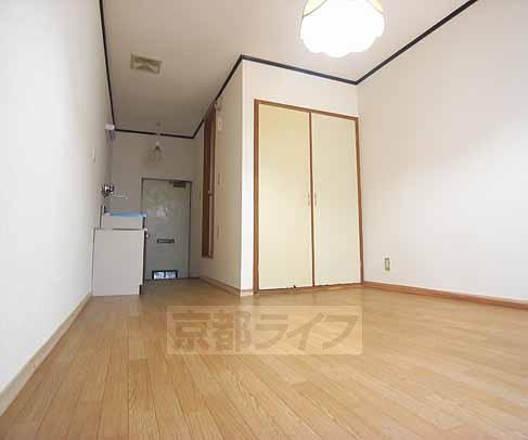 居室・リビング　エアコン１基設備付き