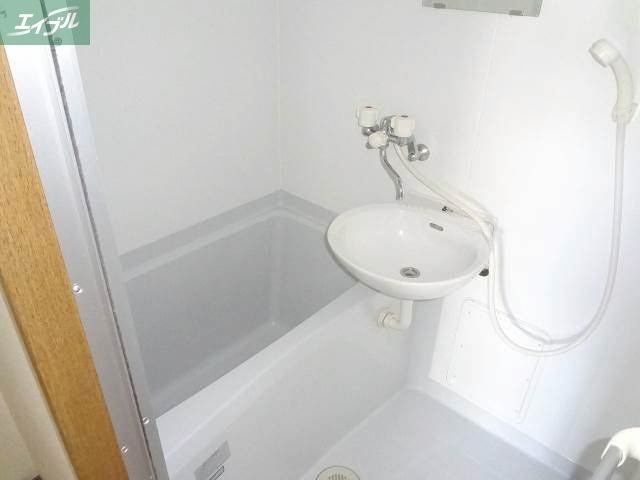 バス・シャワールーム　同タイプのお部屋の写真です