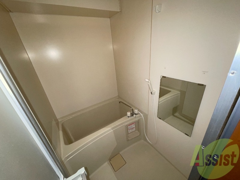 バス・シャワールーム　落ち着いたデザインのバスルーム。ゆったりできそうです。