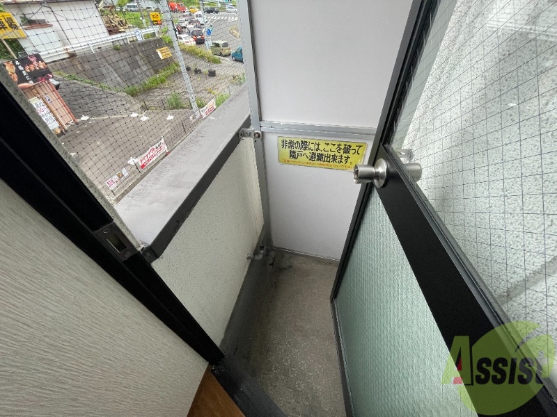 バルコニー　バルコニーがあるので洗濯物は外に干せそうですね～