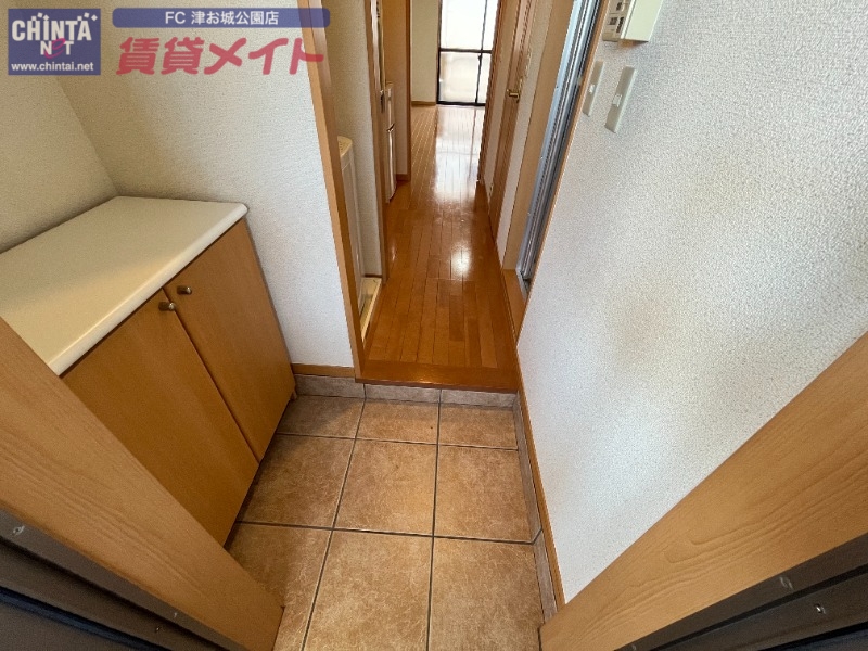 玄関　別部屋の写真