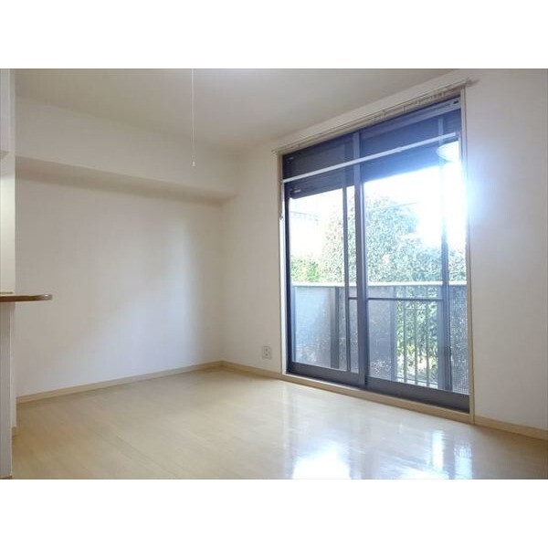 居室・リビング　※リフォーム中または入居中のため写真は同棟別室