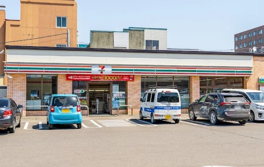 コンビニ　セブンイレブン千歳錦町店（コンビニ）まで163m