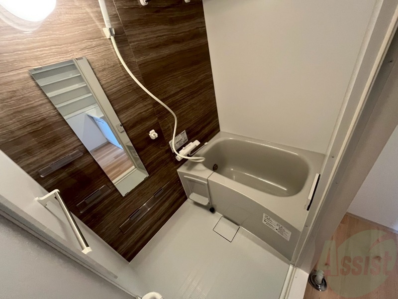 バス・シャワールーム　お風呂になります。一日の疲れを癒してくださいね。