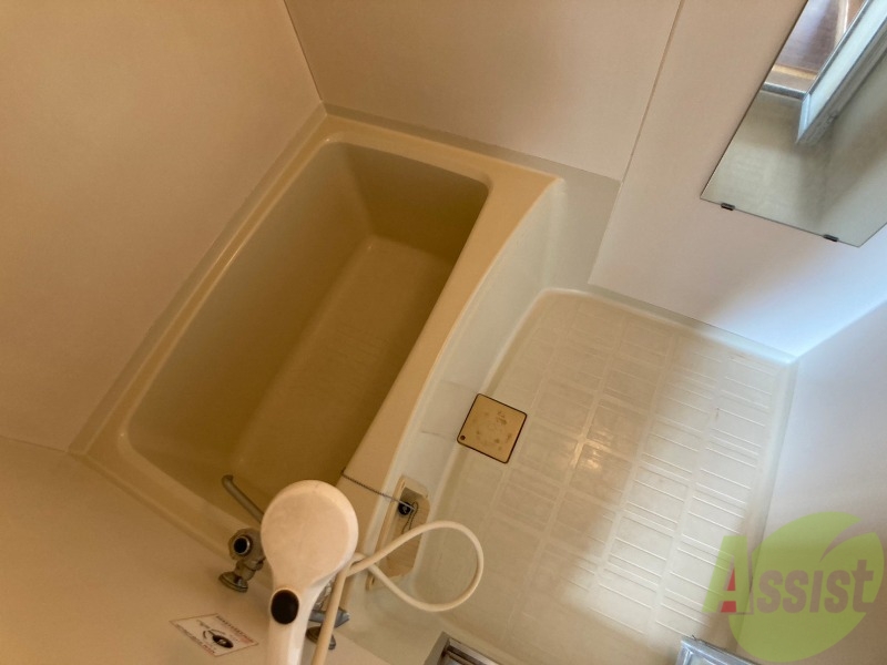 バス・シャワールーム　ユニットバスです。疲れを癒すのに欠かせませんね！