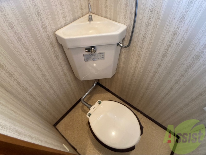 トイレ　こちらはトイレです。清潔感があり、安心して使用できます。