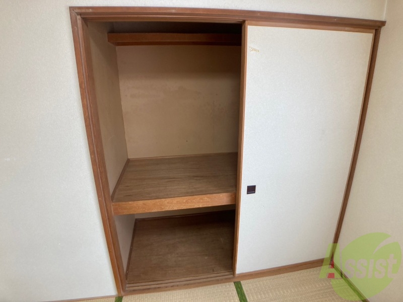 収納　寝室の収納です。部屋がすっきり片付きます。