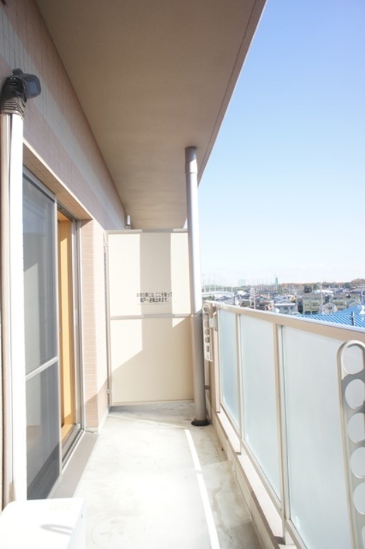 バルコニー　図面と現状が相違がある場合には現状を優先．．．