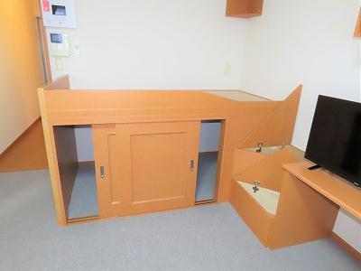 収納　ベッド下、階段下は大容量収納！