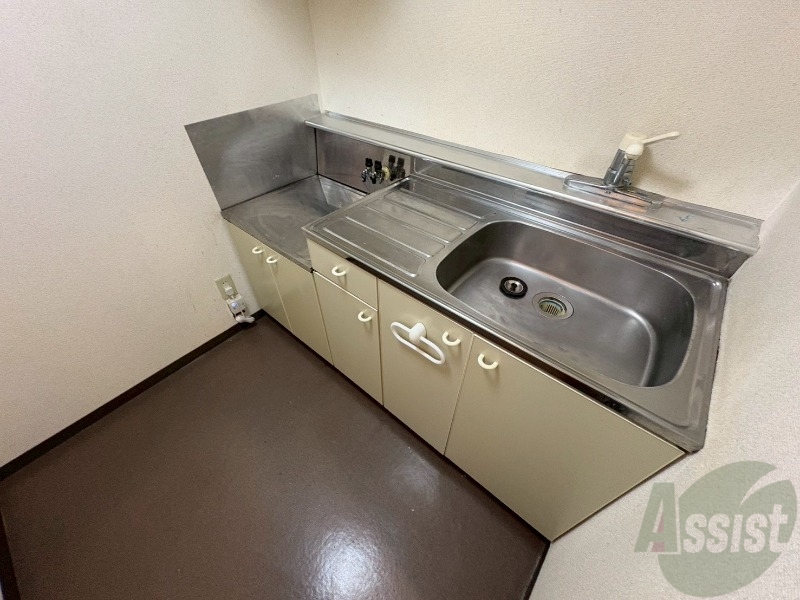 キッチン　キッチンはスペースも広々していて使いやすそうですよ！