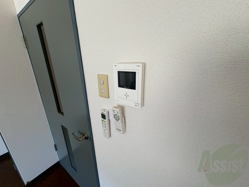 セキュリティ　ＴＶモニター付インターホンです。来客者の顔が見えるので安心！