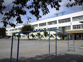 小学校　昭島市立拝島第四小学校（小学校）まで155m