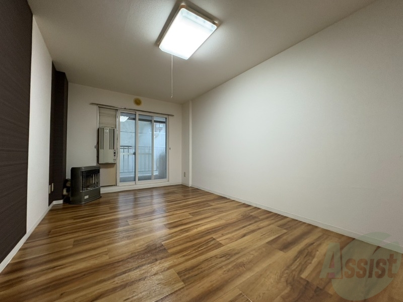 居室・リビング　広くてきれいなリビングです！快適に過ごせそうですね。