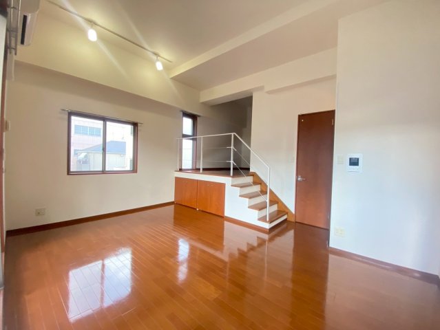 居室・リビング　J.VISCONTI