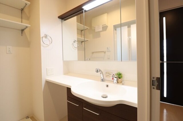 洗面設備　洗髪洗髪洗面化粧台