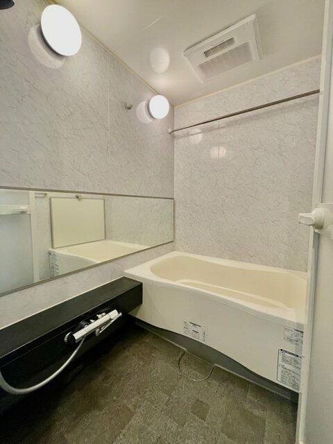 バス・シャワールーム　※別部屋参考写真