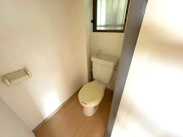 トイレ　イメージとして同建物他部屋を表示しています