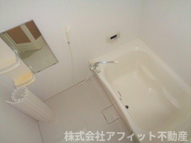 バス・シャワールーム　追い焚き機能付き