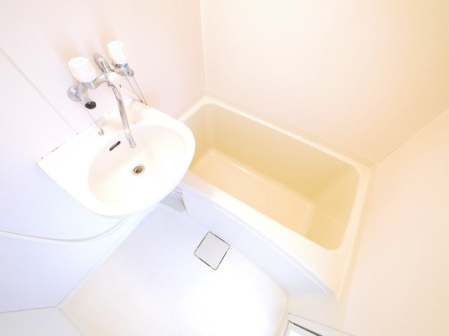 バス・シャワールーム　きれいなお風呂です