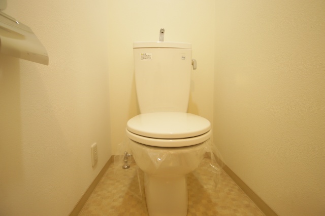 トイレ　※別室の参考写真の為、現況優先です。