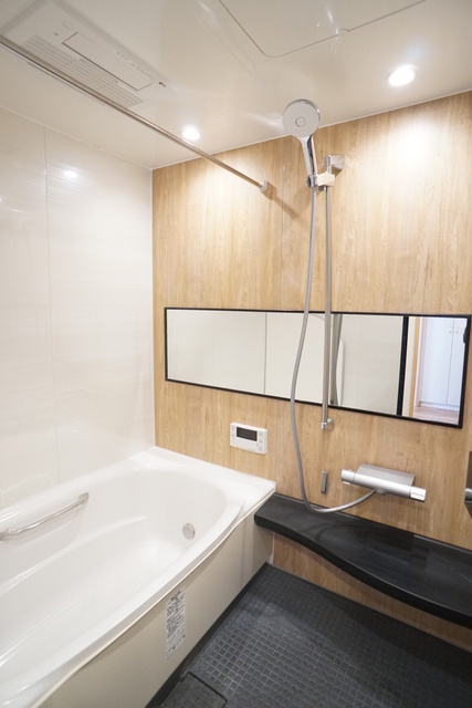 バス・シャワールーム　浴室乾燥機付き