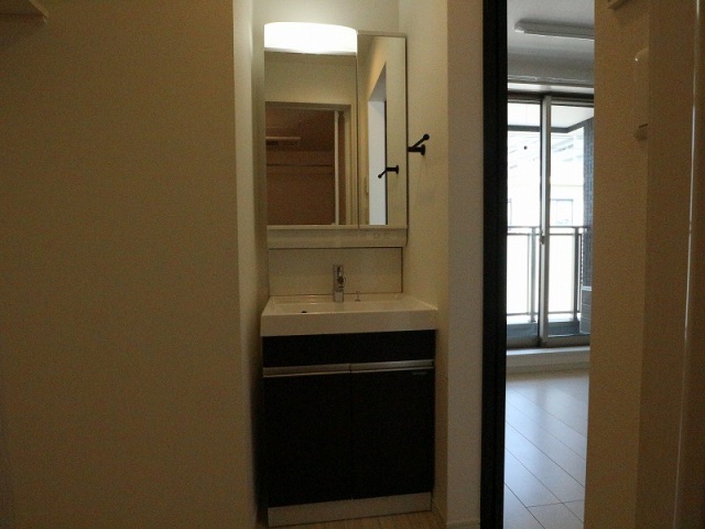 洗面設備　※同物件別号室参考写真