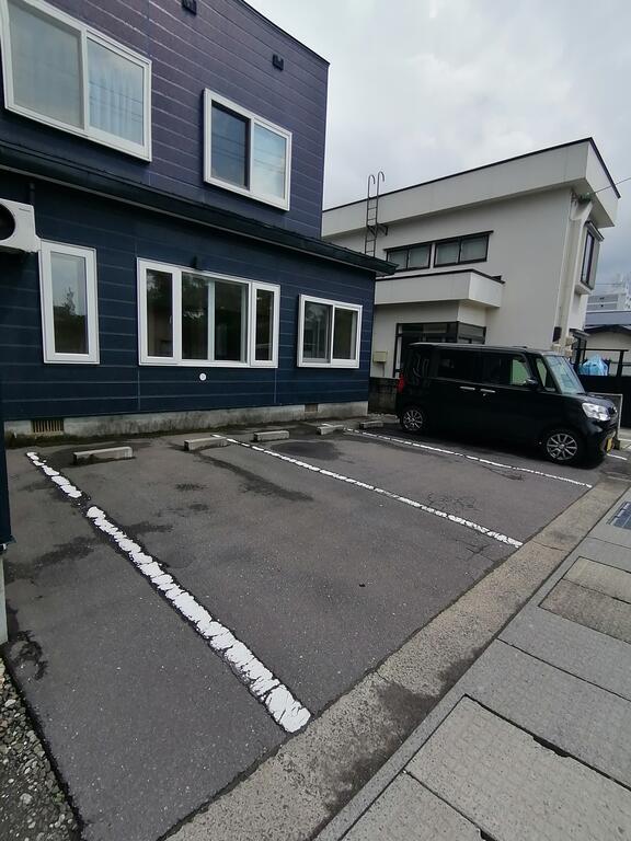 駐車場　駐車1台可能！