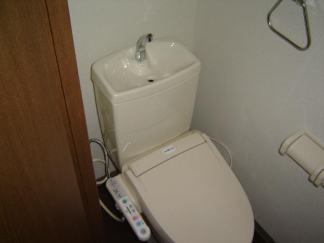 トイレ　温水洗浄便座