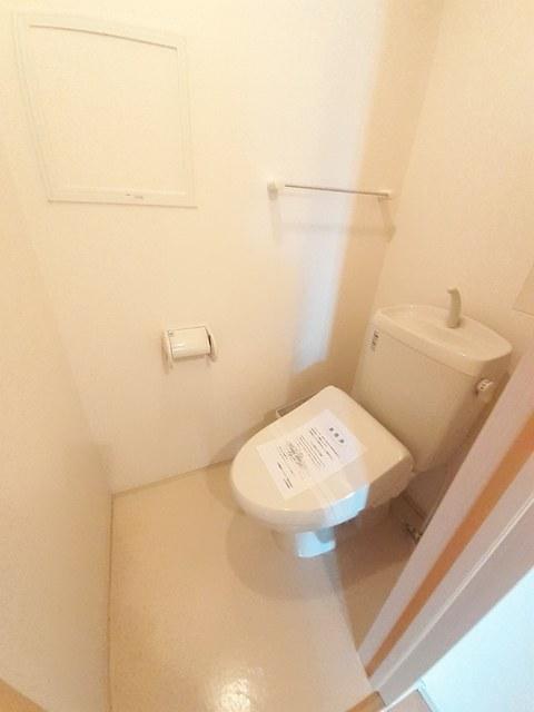 トイレ　温水洗浄便座